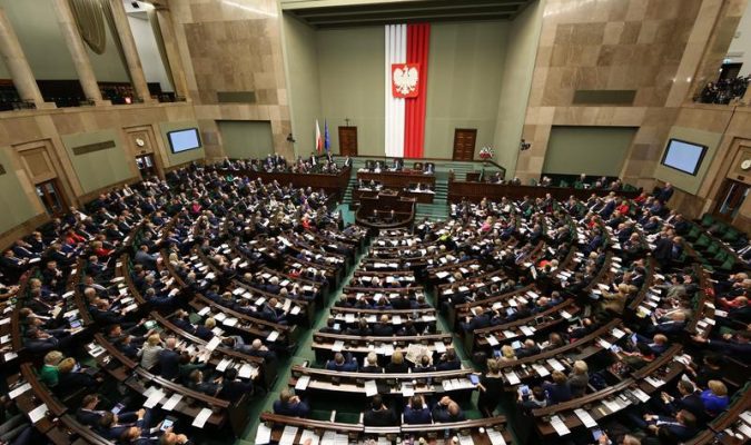Sejm przyjął uchwałę w sprawie potępienia ideologii i skutków rewolucji bolszewickiej