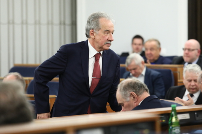 Przewodniczący PKW Wojciech Hermeliński na sali obrad Senatu, 20.12.2017 r. (Leszek Szymański / PAP)