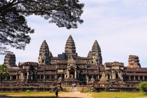 Ruiny świątyni Angkor Wat w Kambodży (<a href="https://pixabay.com/pl/users/sharonang-99559/?utm_source=link-attribution&amp;utm_medium=referral&amp;utm_campaign=image&amp;utm_content=934094">Sharon Ang</a> / <a href="https://pixabay.com/pl/?utm_source=link-attribution&amp;utm_medium=referral&amp;utm_campaign=image&amp;utm_content=934094">Pixabay</a>)