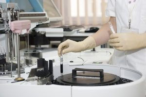 Rząd przeznaczy 0,5 mld złotych na badania nad lekami przeciw chorobom serca i nowotworom