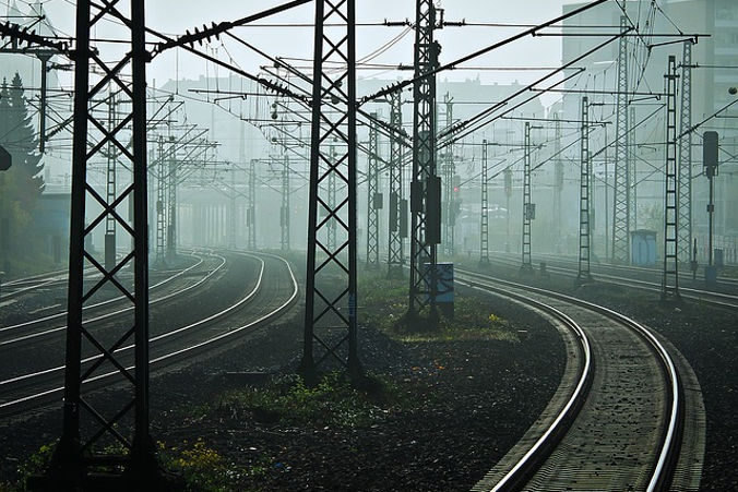 Dziś maksymalna prędkość pociągów na magistralach kolejowych w Polsce to 200 km/h (MichaelGaida / Pixabay)