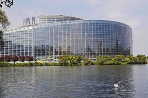 Parlament Europejski przyjrzy się potrzebie dokonywania zmiany czasu