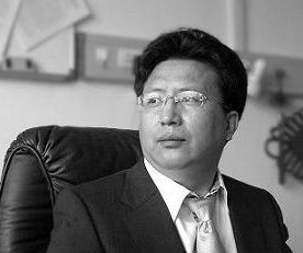Dr Shen Zhongyang, dyrektor centrum transplantologii Pierwszego Centralnego Szpitala w Tiencinie. Zdjęcie nie jest opatrzone datą. (Kanzhongguo)