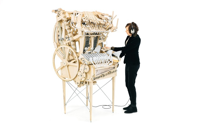 Martin Molin i jego imponująca maszyna kulkowa (Dzięki uprzejmości zespołu Wintergatan)