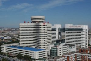Zdjęcie z lotu ptaka Pierwszego Centralnego Szpitala w Tiencinie