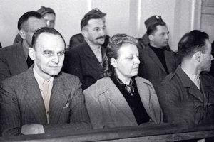  Witold Pilecki na ławie oskarżonych, 1948 r. (Autor nieznany – Instytut Pamięci Narodowej / <a href="https://commons.wikimedia.org/w/index.php?curid=58610126">domena publiczna</a>)