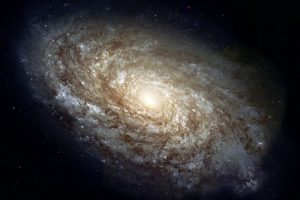 Naukowcy twierdzą, że wszystkie galaktyki wykonują jeden obrót w czasie ok. 1 mld lat. Na zdjęciu galaktyka spiralna NGC 4414 znajdująca się w gwiazdozbiorze Warkocz Bereniki<br/>(<a href="https://pixabay.com/pl/users/WikiImages-1897/?utm_source=link-attribution&amp;utm_medium=referral&amp;utm_campaign=image&amp;utm_content=11016">WikiImages</a> / <a href="https://pixabay.com/pl/?utm_source=link-attribution&amp;utm_medium=referral&amp;utm_campaign=image&amp;utm_content=11016">Pixabay</a>)