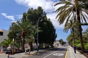 Główna ulica w Costa del Silencio. Teneryfa, marzec 2018 r. (archiwum autorki)