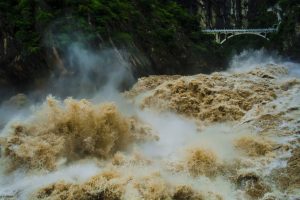Spiętrzone wody rzeki Jangcy w Chinach (fighter_lok / Pixabay)