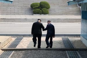 Na spotkaniu w Panmundżomie przywódcy obu Korei zgodzili się dążyć do pokoju i rozbrojenia nuklearnego
