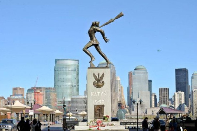 Pomnik Katyński w Jersey City, New Jersey (Michael Loccisano / Getty Images)