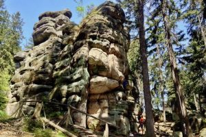 Skalne formacje w Ostašu to swoisty raj dla wspinaczy. Czechy, maj 2018 r. (archiwum autorki)