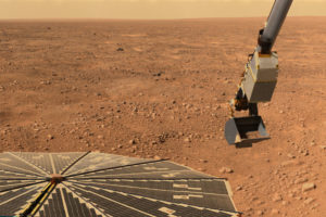 Krajobraz Marsa, widok z lądownika Phoenix – sondy NASA, która wylądowała na Marsie w 2008 r. (<a href="http://www.jpl.nasa.gov/news/phoenix/images.php?fileID=13718">NASA/JPL-Caltech/University of Arizona/Texas A&M University</a> / <a href="https://commons.wikimedia.org/w/index.php?curid=6715864">domena publiczna</a>)