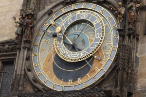 Czechy: W zabytkowym zegarze na praskim ratuszu odnaleziono list sprzed 70 lat