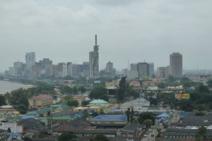 Victoria Island w Lagos, największym mieście Nigerii (OpenUpEd – Victoria Island, Lagos, Nigeria, CC BY 2.0 / <a href="https://commons.wikimedia.org/w/index.php?curid=35428064">Wikimedia</a>)