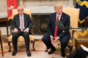Prezydent Trump ogłosił „nową fazę” w relacjach z UE i podjęcie negocjacji handlowych