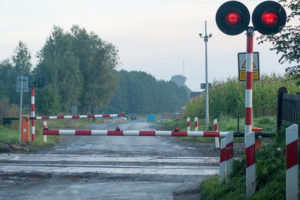 PKP PLK: W lipcu w Polsce doszło do 29 zdarzeń na przejazdach kolejowych. Akcja „Bezpieczne piątki”