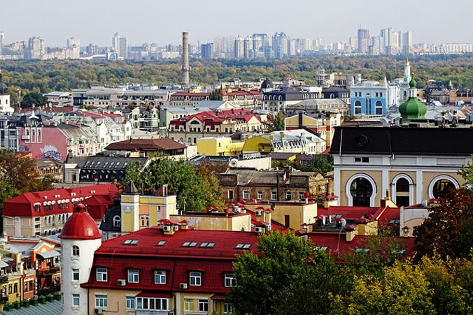 Ukraina zamierza wypowiedzieć traktat o przyjaźni z Federacją Rosyjską, podpisany w 1997 roku, a obowiązujący od 1999. Na zdjęciu panorama Kijowa (deson_ / <a href="https://pixabay.com/pl/kij%C3%B3w-ukraina-architektura-w-domu-3454291/">Pixabay</a>)