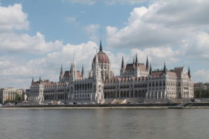 PE zgodził się na uruchomienie art. 7 unijnego traktatu wobec Węgier