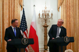 Prezydent Donald Trump zorganizował wspólną konferencję prasową z polskim prezydentem Andrzejem Dudą w Sali Wschodniej Białego Domu, w Waszyngtonie, 18.09.2018 r.<br/>(Charlotte Cuthbertson / The Epoch Times)
