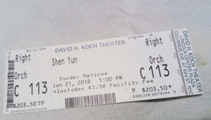 Charlene Gibb dostała ostatni dostępny bilet na występ Shen Yun w Lincoln Center na popołudnie 21.01.2018 r. (The Epoch Times)
