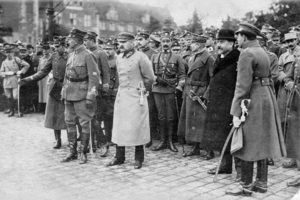 Józef Piłsudski w Poznaniu, 27.10.1919 r. (Unknown-anonymous – Album zjednoczenia, Warszawa 1934 / <a href="https://commons.wikimedia.org/w/index.php?curid=898316">domena publiczna</a>)