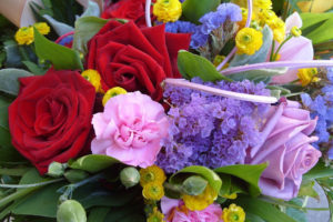 W mieście Pesaro we Włoszech biurokracja omal nie umożliwiła zakupu z miejskich środków kwiatów dla sportsmenki (fulopszokemariann / <a href="https://pixabay.com/pl/kwiat-bukiet-kwiat%C3%B3w-wiosna-604038/">Pixabay</a>)