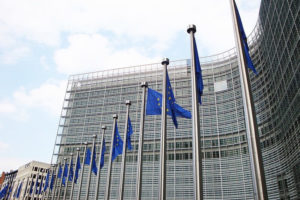 Zdaniem Transparency International EU w samej Brukseli jest ponad 30 tys. lobbystów. Na zdjęciu budynek Berlaymont, siedziba Komisji Europejskiej w Brukseli (<a href="https://pixabay.com/pl/users/Jai79-498637/?utm_source=link-attribution&amp;utm_medium=referral&amp;utm_campaign=image&amp;utm_content=1232430">Jai79</a> / <a href="https://pixabay.com/pl/?utm_source=link-attribution&amp;utm_medium=referral&amp;utm_campaign=image&amp;utm_content=1232430">Pixabay</a>)