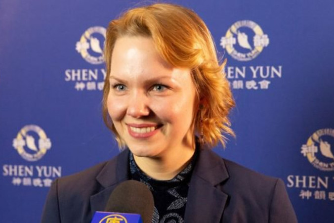 Sarah Purmann-Kreisel podczas przedstawienia Shen Yun w Theater Dortmund 18.02.2019 r. (NTD)