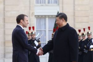 Chiny dążą do obalenia Europy za pomocą zasady dziel i rządź