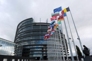 PKW zarejestrowała 25 komitetów w wyborach do PE, jeden wezwała do usunięcia wady zgłoszenia