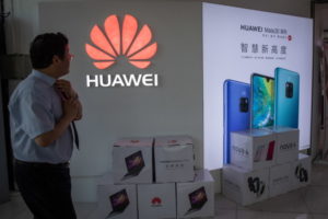Japonia: Dwaj operatorzy komórkowi odkładają sprzedaż telefonów Huawei