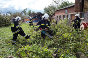 Lubelskie: 120 budynków uszkodziła trąba powietrzna w gminie Wojciechów