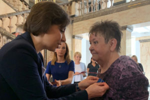 Dziennikarz musi iść pod prąd – mówi Jadwiga Chmielowska, redaktor naczelna „Śląskiego Kuriera WNET”, odznaczona Medalem Stulecia Odzyskanej Niepodległości