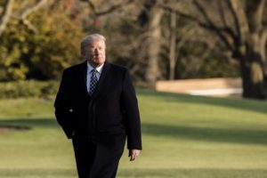 Prezydent Donald Trump wraca do Białego Domu w Waszyngtonie, 25.03.2018 r. (Samira Bouaou / The Epoch Times)