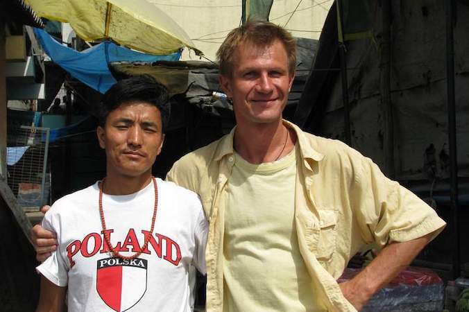 Michał Orzechowski, po prawej, w Indiach (dzięki uprzejmości Michała Orzechowskiego)