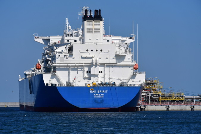 Pierwszy transport amerykańskiego gazu skroplonego, LNG, w Świnoujściu, 26.07.2019 r. Transport odbywa się w ramach wieloletniego kontraktu z koncernem Cheniere Energy (Marcin Bielecki / PAP)