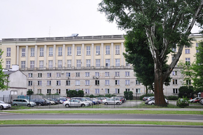 Zgodnie z nową decyzją kompetencyjną ministra Mariusza Kamińskiego w MSWiA będzie czterech wiceministrów. Na zdjęciu ilustracyjnym budynek MSWiA w Warszawie<br/>(Wistula – praca własna, zdjęcie modyfikowane, CC BY 3.0 / <a href="https://commons.wikimedia.org/w/index.php?curid=15474695">Wikimedia</a>)