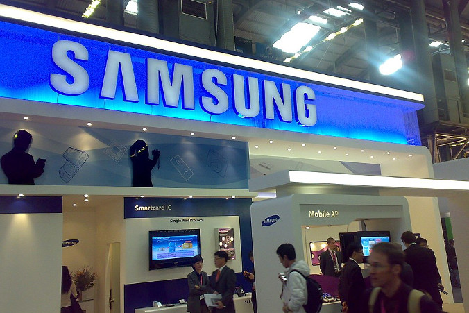 Stoisko Samsung Electronics na GSMA w Barcelonie, 2008 r. (Bjoertvedt – praca własna, CC BY 3.0 / <a href="https://commons.wikimedia.org/w/index.php?curid=3590050">Wikimedia</a>)