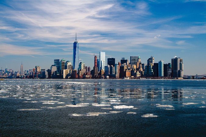 Od 11 listopada możliwe będzie bezwizowe podróżowanie do USA na okres do 90 dni w celach turystycznych i biznesowych. Na zdjęciu ilustracyjnym panorama Manhattanu, Nowy Jork, Stany Zjednoczone<br/>(<a href="https://pixabay.com/pl/users/mpewny-777390/?utm_source=link-attribution&amp;utm_medium=referral&amp;utm_campaign=image&amp;utm_content=668616">Michael Pewny</a> / <a href="https://pixabay.com/pl/?utm_source=link-attribution&amp;utm_medium=referral&amp;utm_campaign=image&amp;utm_content=668616">Pixabay</a>)