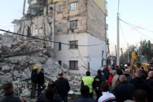 Co najmniej 6 ofiar śmiertelnych i 300 rannych w trzęsieniu ziemi w Albanii