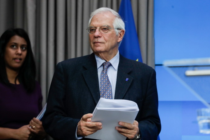 Wysoki przedstawiciel Unii Europejskiej ds. zagranicznych Josep Borrell przybywa na konferencję prasową pod koniec Rady ds. Zagranicznych UE, ang. EU Foreign Affairs Council, Bruksela, 9.12.2019 r.<br/>(STEPHANIE LECOCQ/PAP/EPA)