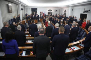 Senat przyjął we wtorek uchwałę w 49-lecie krwawo stłumionych protestów robotniczych na Wybrzeżu. Na zdjęciu senatorowie podczas posiedzenia Izby, Warszawa, 17.12.2019 r. (Wojciech Olkuśnik / PAP)