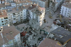 Do 21 wzrosła liczba ofiar śmiertelnych trzęsienia ziemi w Turcji
