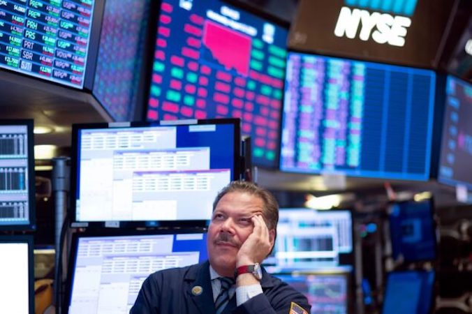 Trader przed dzwonkiem na zamknięcie sesji na nowojorskiej giełdzie papierów wartościowych, 14.08.2019 r. (Johannes Eisele/AFP/Getty Images)