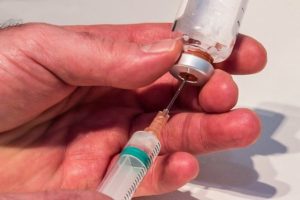 WHO: Trwają prace nad 20 szczepionkami przeciw COVID-19
