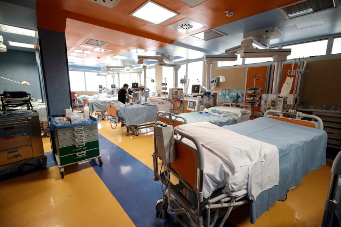 Pokój pacjentów w szpitalu ICC GVM, trzecim ośrodku COVID działającym w Rzymie, Casal Palocco, Rzym, 17.03.2020 r. (GIUSEPPE LAMI/PAP/EPA)