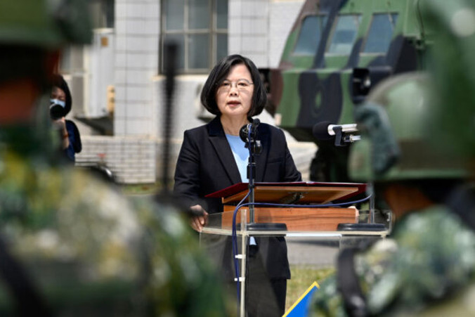 Prezydent Tajwanu Caj Ing-wen przemawia do żołnierzy podczas pandemii wirusa KPCh, baza wojskowa w Tainan, Tajwan, 9.04.2020 r. (Sam Yeh/AFP via Getty Images)