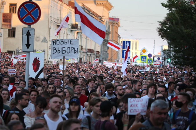 Zwolennicy opozycji podczas wiecu protestacyjnego w Mińsku na Białorusi, 17.08.2020 r.<br/>(TATYANA ZENKOVICH/PAP/EPA)