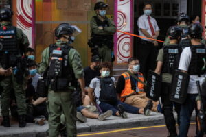 W Hongkongu aresztowano prawie 300 osób protestujących przeciwko przełożeniu wyborów